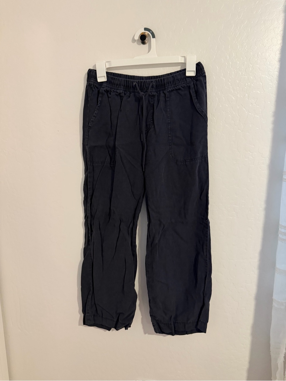 Splendid Dark Gray Cropped Elastic-Waist Linen Pants